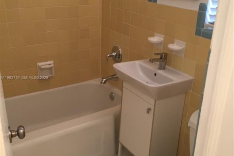 Apartamento en alquiler en Miami Beach, Florida № 2045387 - foto 2