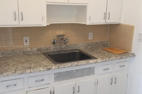 Apartamento en alquiler en Miami Beach, Florida № 2045387 - foto 4