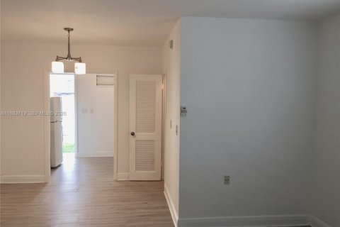 Apartamento en alquiler en Miami Beach, Florida № 2045387 - foto 3