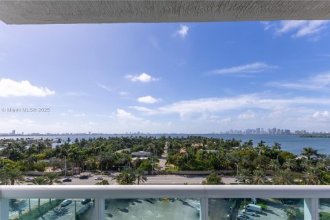 Снять в аренду кондоминиум в Норт-Бей-Виллидж, Флорида 3 спальни, 144.18м2, № 1946360 - фото 4