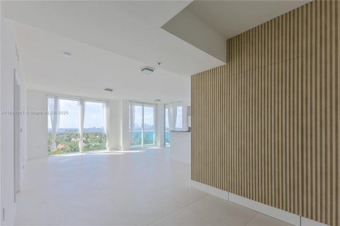 Снять в аренду кондоминиум в Норт-Бей-Виллидж, Флорида 3 спальни, 144.18м2, № 1946360 - фото 14