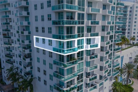 Снять в аренду кондоминиум в Норт-Бей-Виллидж, Флорида 3 спальни, 144.18м2, № 1946360 - фото 29