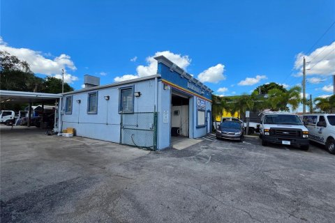 Commercial property in Fort Myers, Florida 111.48 sq.m. № 2430904 - photo 23