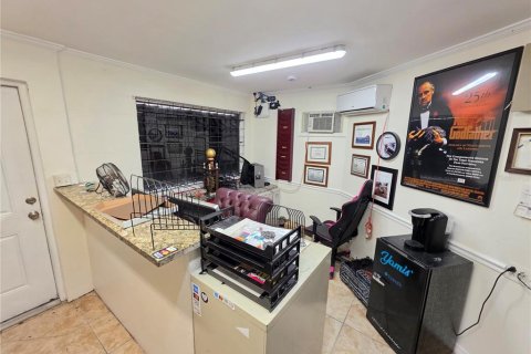 Commercial property in Fort Myers, Florida 111.48 sq.m. № 2430904 - photo 5