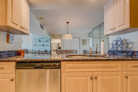 Condo in Clearwater, Florida, 2 bedrooms  № 1916533 - photo 10