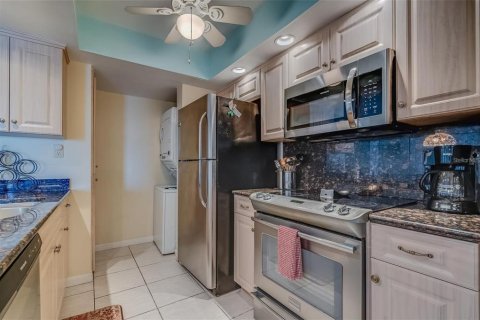 Condo in Clearwater, Florida, 2 bedrooms  № 1916533 - photo 5