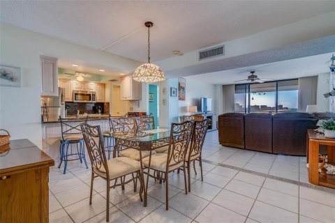 Condo in Clearwater, Florida, 2 bedrooms  № 1916533 - photo 3