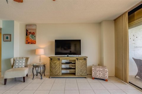 Condo in Clearwater, Florida, 2 bedrooms  № 1916533 - photo 17