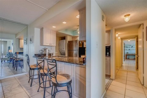 Condo in Clearwater, Florida, 2 bedrooms  № 1916533 - photo 4