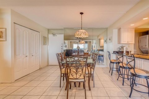 Condo in Clearwater, Florida, 2 bedrooms  № 1916533 - photo 11