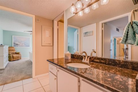 Condo in Clearwater, Florida, 2 bedrooms  № 1916533 - photo 29