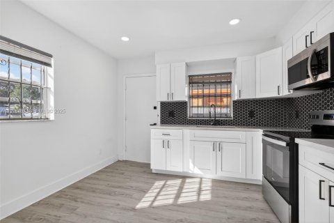 Appartement à louer à Dania Beach, Floride: 2 chambres, 85.84 m2 № 1987293 - photo 2