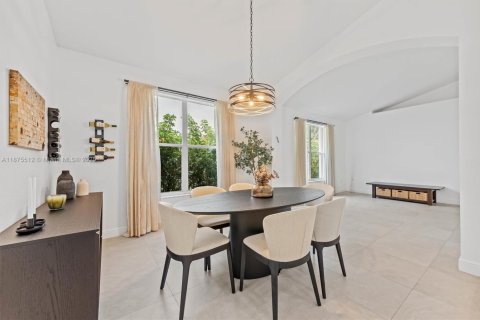 House in Boca Raton, Florida 4 bedrooms, 248.61 sq.m. № 1931773 - photo 12