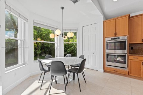 House in Boca Raton, Florida 4 bedrooms, 248.61 sq.m. № 1931773 - photo 17