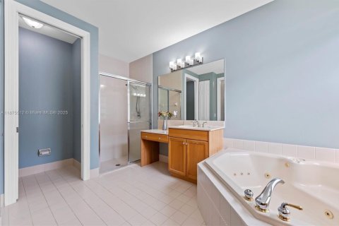 House in Boca Raton, Florida 4 bedrooms, 248.61 sq.m. № 1931773 - photo 23