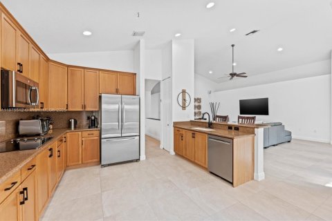 House in Boca Raton, Florida 4 bedrooms, 248.61 sq.m. № 1931773 - photo 14