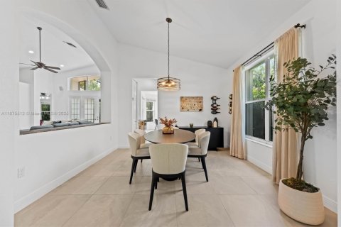 House in Boca Raton, Florida 4 bedrooms, 248.61 sq.m. № 1931773 - photo 11