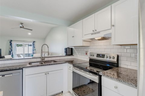 Villa ou maison à vendre à Safety Harbor, Floride: 2 chambres, 87.24 m2 № 2405351 - photo 20