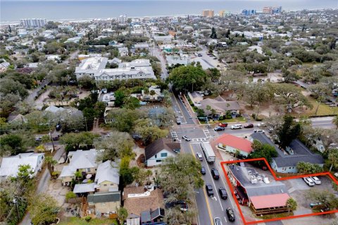 Commercial property in New Smyrna Beach, Florida 167.41 sq.m. № 1688116 - photo 21