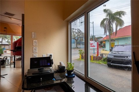 Commercial property in New Smyrna Beach, Florida 167.41 sq.m. № 1688116 - photo 8