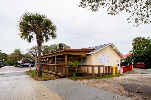 Commercial property in New Smyrna Beach, Florida 167.41 sq.m. № 1688116 - photo 19