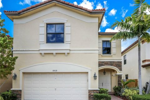Villa ou maison à Doral, Floride 4 chambres, 246.19 m2 № 2060350