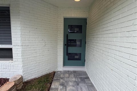 Купить виллу или дом в Корал-Спрингс, Флорида 4 спальни, 189.15м2, № 1991191 - фото 23