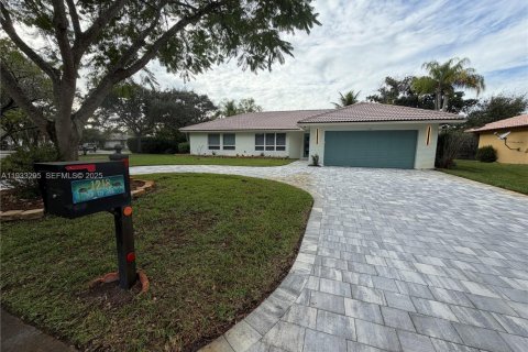 Купить виллу или дом в Корал-Спрингс, Флорида 4 спальни, 189.15м2, № 1991191 - фото 15