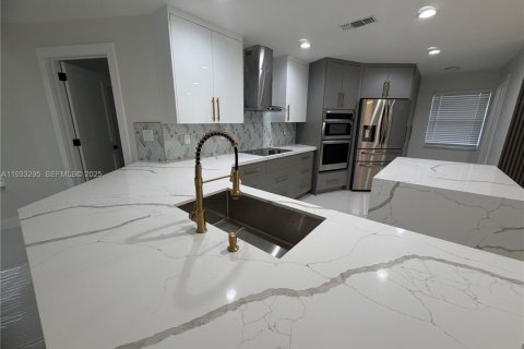 Купить виллу или дом в Корал-Спрингс, Флорида 4 спальни, 189.15м2, № 1991191 - фото 21