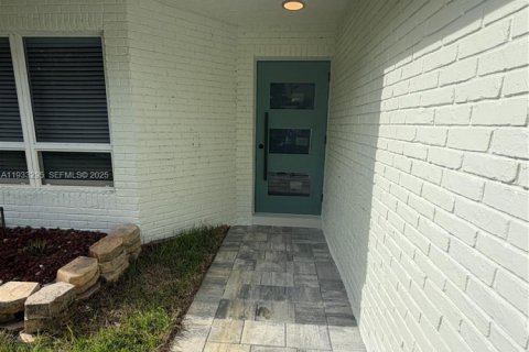 Купить виллу или дом в Корал-Спрингс, Флорида 4 спальни, 189.15м2, № 1991191 - фото 12