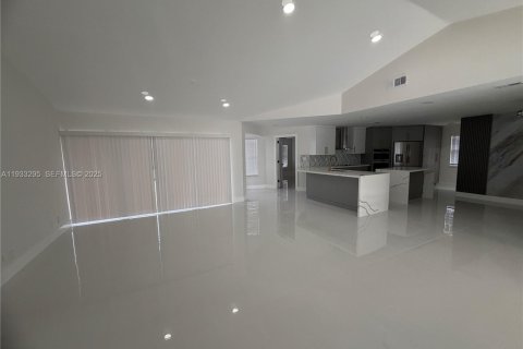 Купить виллу или дом в Корал-Спрингс, Флорида 4 спальни, 189.15м2, № 1991191 - фото 26