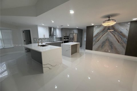 Купить виллу или дом в Корал-Спрингс, Флорида 4 спальни, 189.15м2, № 1991191 - фото 29