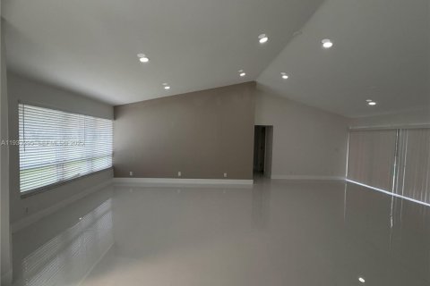 Купить виллу или дом в Корал-Спрингс, Флорида 4 спальни, 189.15м2, № 1991191 - фото 25