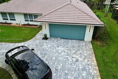 Купить виллу или дом в Корал-Спрингс, Флорида 4 спальни, 189.15м2, № 1991191 - фото 2