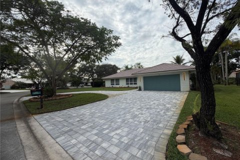 Купить виллу или дом в Корал-Спрингс, Флорида 4 спальни, 189.15м2, № 1991191 - фото 13