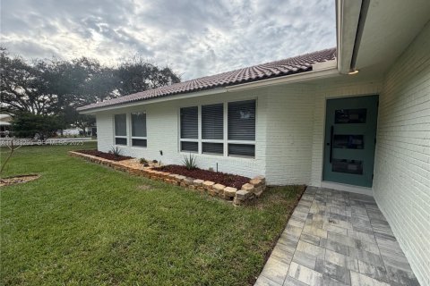 Купить виллу или дом в Корал-Спрингс, Флорида 4 спальни, 189.15м2, № 1991191 - фото 22