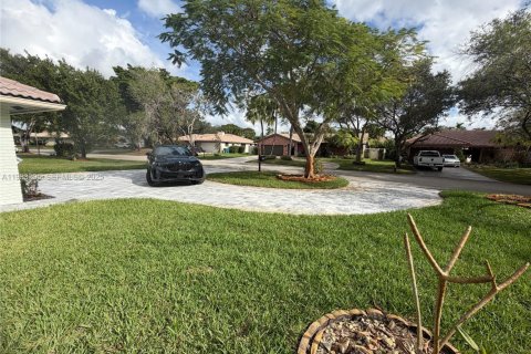 Купить виллу или дом в Корал-Спрингс, Флорида 4 спальни, 189.15м2, № 1991191 - фото 10