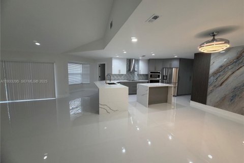 Купить виллу или дом в Корал-Спрингс, Флорида 4 спальни, 189.15м2, № 1991191 - фото 30