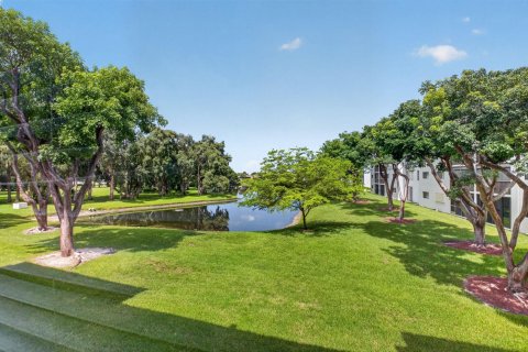 Condo à Delray Beach, Floride, 2 chambres  № 2268771