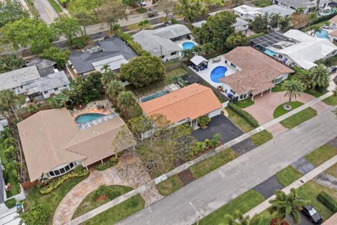House in Fort Lauderdale, Florida 3 bedrooms, 116.13 sq.m. № 2246220 - photo 27