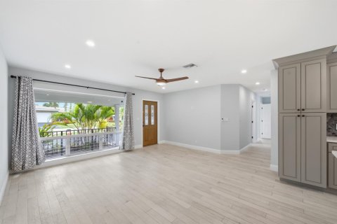 House in Fort Lauderdale, Florida 3 bedrooms, 116.13 sq.m. № 2246220 - photo 12