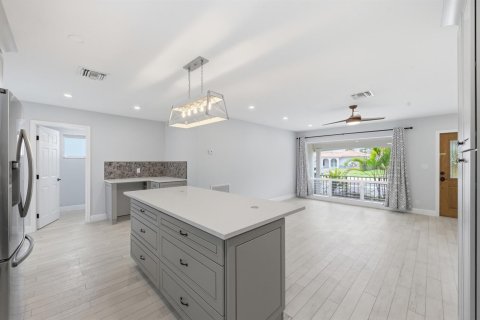 House in Fort Lauderdale, Florida 3 bedrooms, 116.13 sq.m. № 2246220 - photo 14