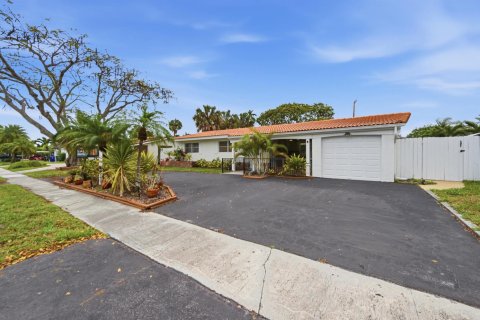 House in Fort Lauderdale, Florida 3 bedrooms, 116.13 sq.m. № 2246220 - photo 7