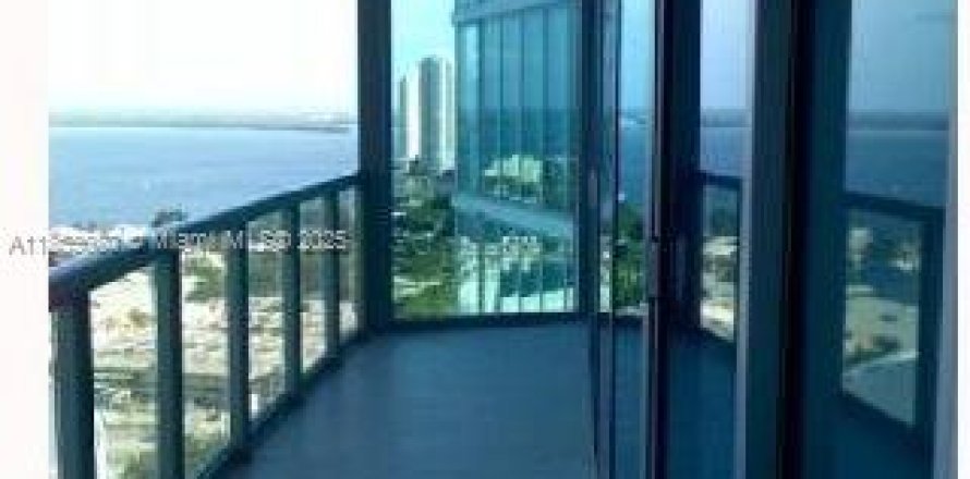 Condo in Miami, Florida, 1 bedroom № 1933572