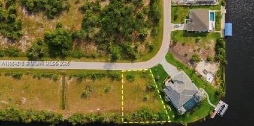 Terreno en Port Charlotte, Florida № 1872338