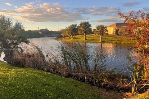 Terreno en venta en Port Charlotte, Florida № 1872338 - foto 2
