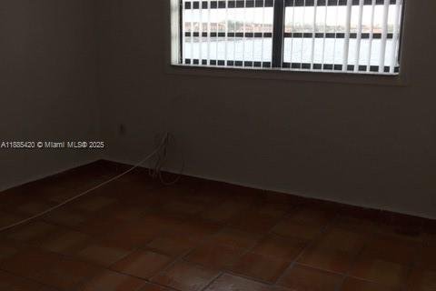 Снять в аренду кондоминиум в Хайалиа, Флорида 2 спальни, 88.07м2, № 1931662 - фото 9