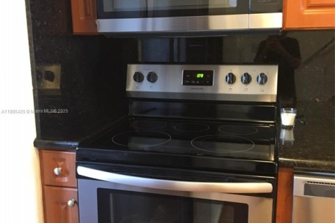 Снять в аренду кондоминиум в Хайалиа, Флорида 2 спальни, 88.07м2, № 1931662 - фото 7