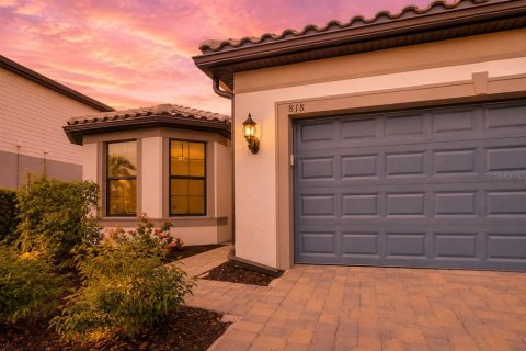 House in MAGNOLIA RANCH in Bradenton, Florida 3 bedrooms, 193.61 sq.m. № 2291502 - photo 8