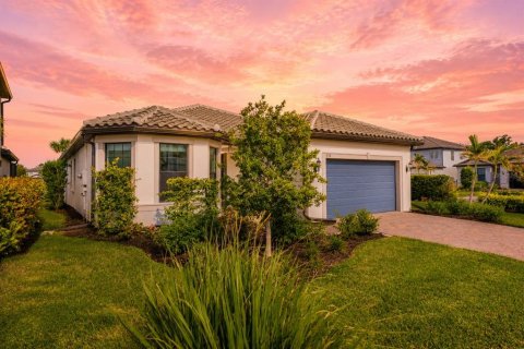House in MAGNOLIA RANCH in Bradenton, Florida 3 bedrooms, 193.61 sq.m. № 2291502 - photo 2